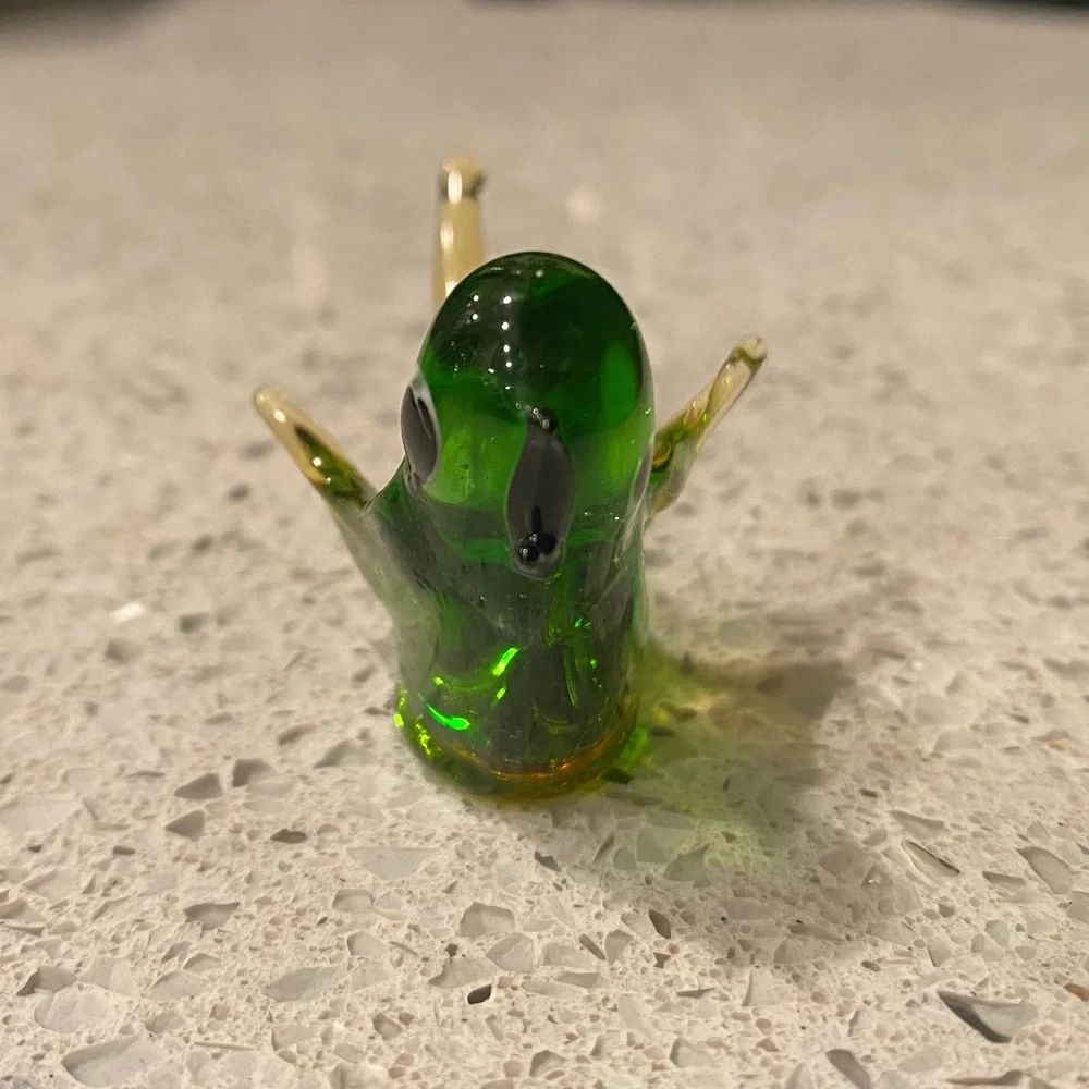 Green Glass Bird Figurine Decorative Collectible